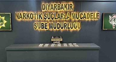 Diyarbakır'da araçta ve iki ikamette yapılan aramada uyuşturucu madde ele geçirildi