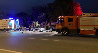 Dörtyol'da devrilen tırın sürücüsü yaralandı