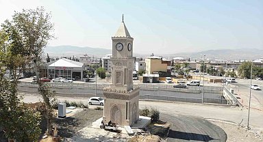 Dulkadiroğlu'nun simgesi saat kulesi çalışmıyor