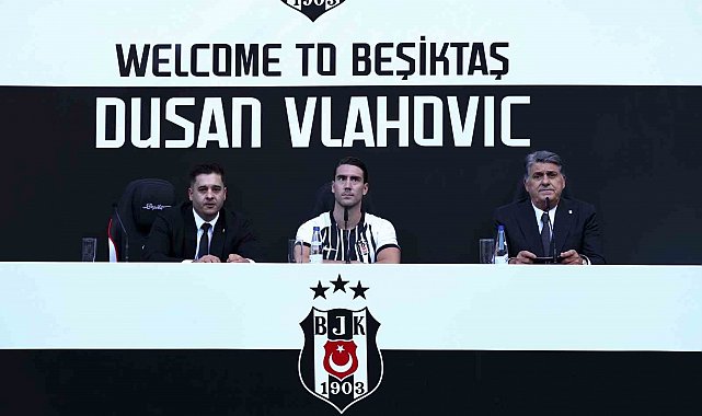 Dusan Vlahovic, yaklaşık 20 bin taraftarın önünde imzayı attı