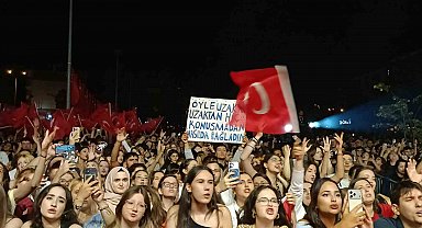 Edirne'de 30 Ağustos coşkusu Göksel konseriyle taçlandı