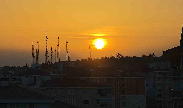 Edirne'de gün batımı ve Türk bayrağı aynı karede buluştu