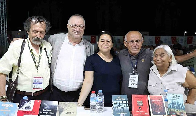 Edremit Kitap Fuarı'nda dördüncü gün de kültür ve sanatla dolu geçti