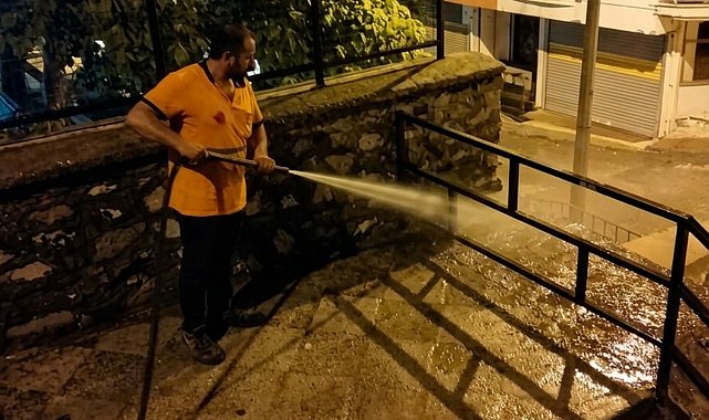 Efeler'de temizlik çalışmaları aralıksız sürüyor