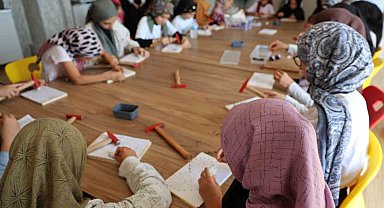 Eğitim ve sanat bir arada: Kur'an kursunda minik eller filografiyle buluştu