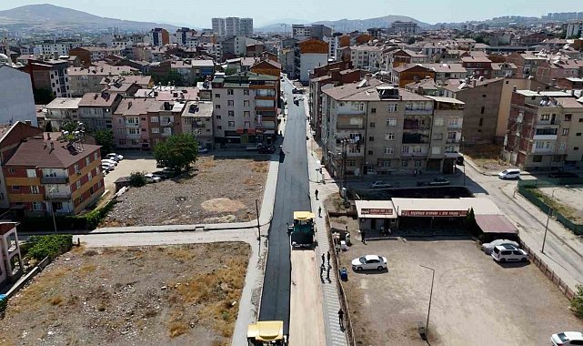 Elazığ'da 20 bin ton sıcak asfalt kullanılarak 12 kilometrelik alan yenilendi