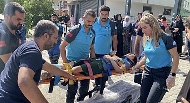 Elazığ'da bisiklet otomobile çarptı: 3 çocuk yaralandı