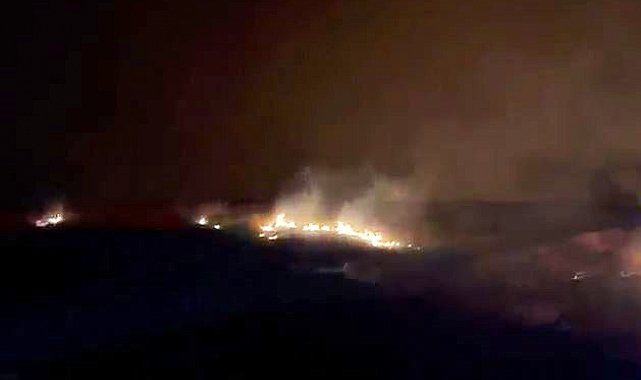 Elazığ'da dağlık alanda çıkan yangın söndürüldü