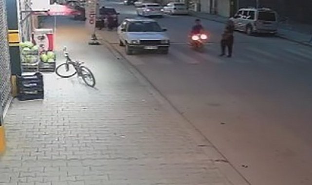 Elbistan'da motosikletin çarptığı yaşlı adam yaralandı