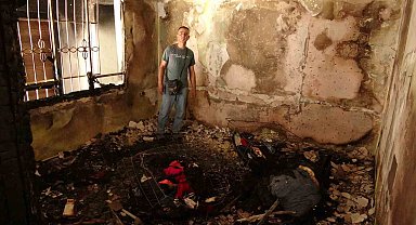 Elektrik tesisatından çıktığı düşünülen yangında depremzede ailenin evi alevlere teslim oldu