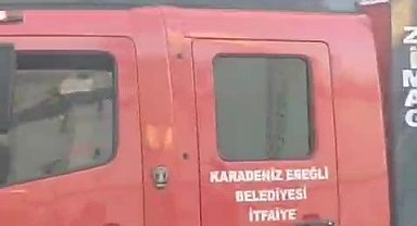 Elektrikli fırından çıkan yangın evi kullanılamaz hale getirdi