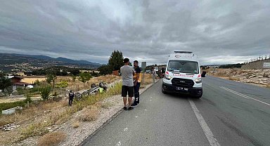 Emet-Hisarcık yolunda traktör ile hafif ticari araç çarpıştı: 2 yaralı