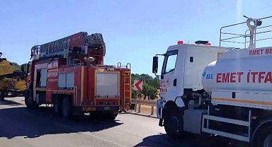 Emet'te biçerdöver yangını büyümeden söndürüldü