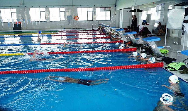 Erciyes Yüksek İrtifa Kamp Merkezi, profesyonel yüzme kulüplerinin yeni sezon hazırlık adresi oldu
