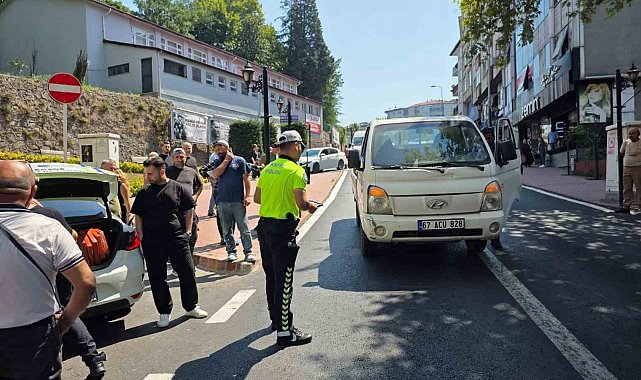 Ereğli'de yolun karşısına geçmek isteyen yayaya araç çarptı: 1 yaralı