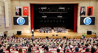 ERÜ Diş Hekimliği Fakültesi 17. dönem mezunlarını verdi