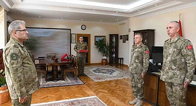 Erzincan 3'üncü Ordu Komutanlığında devir teslim töreni gerçekleştirildi
