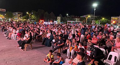Erzincan'da Dörtyol Meydanı'nda yaz konseri düzenlendi