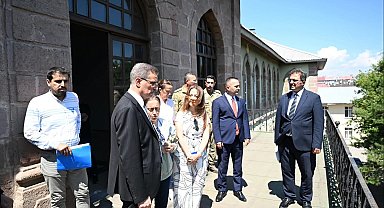 Erzurum Lisesine devredilen tarihi binada inceleme