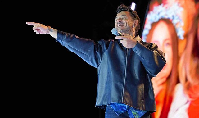 Erzurum'da festival sahnesi Buray'la renklendi