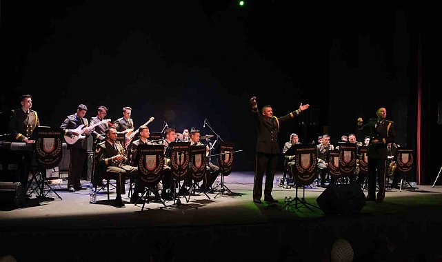 Erzurum'da festivalin ritmi sanatla tutuldu
