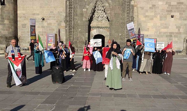 Erzurum'da sağlık çalışanları Gazze için yürüdü