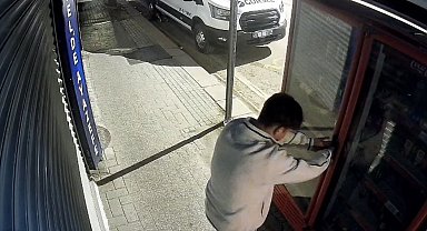 Eskişehir'de 2 çocuk kilitli meşrubat dolabını böyle zorladı