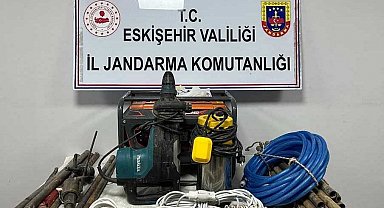 Eskişehir'de kaçak kazı yapan 5 şüpheli suçüstü yakalandı