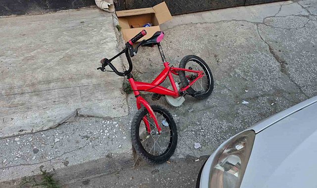 Eskişehir'de otomobile yandan çarpan bisikletli çocuk yaralandı