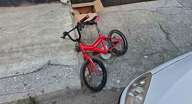 Eskişehir'de otomobile yandan çarpan bisikletli çocuk yaralandı