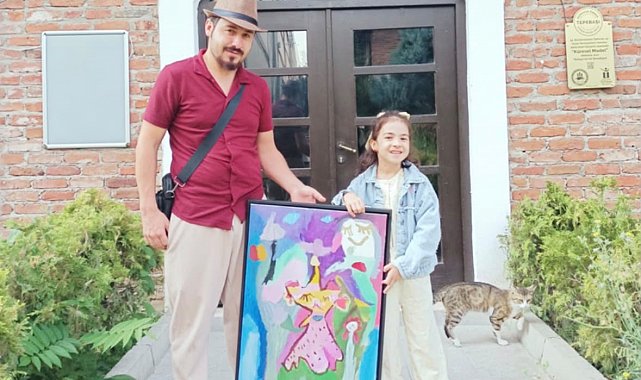 Eskişehir'deki Frig Sergisine 6 yaşındaki minik ressam damga vurdu