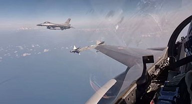 F-16 savaş uçaklarından Karadeniz'de eğitim uçuşu