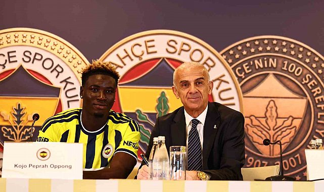 Fenerbahçe, Kojo Peprah Oppong için imza töreni düzenledi