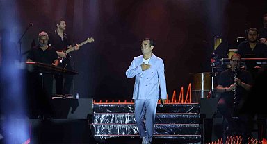 Ferhat Göçer'in şarkılarıyla Malatya Kültür Yolu Festivali'ne veda edildi