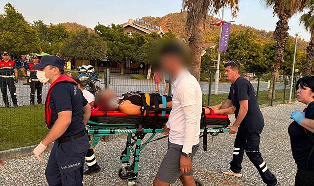 Fethiye'de ticari yatta yaralanan vatandaşa tıbbi tahliye