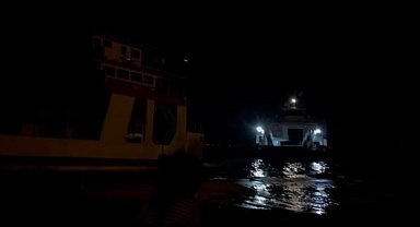 Fırtına feribotu sürükledi: Yolcular başka feribota tahliye edildi