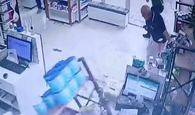Fırtınada camları patlayan eczanedeki panik anları kameraya yansıdı