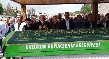 Gazeteci Öztürk Akkök dualarla uğurlandı