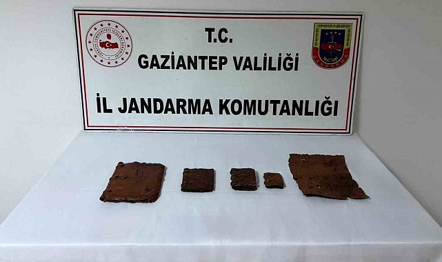 Gaziantep'te deri üzerine İbranice yazılı 5 tarihi eser kitap ele geçirildi: 4 gözaltı