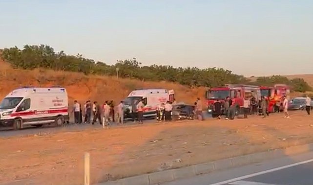 Gaziantep'te otomobiller çarpıştı: 3 ölü, 3 yaralı