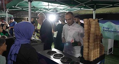 Gaziosmanpaşa'da 100 çocuk çamura bulandı, eğlence dondurmayla devam etti