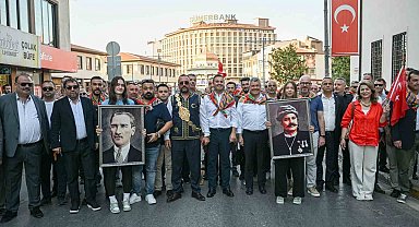 Geleneksel Kurtdereli Mehmet Pehlivan Yağlı Güreşleri'nin 1. günü kortejle sona erdi