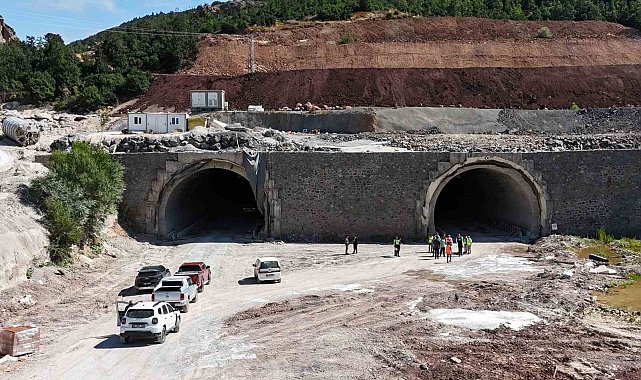 Geminbeli Tüneli'nde çalışmalar hızlandı: Kış gelmeden hizmete açılması hedefleniyor