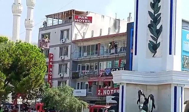Gemlik'de pasajın çatısında yangın paniği