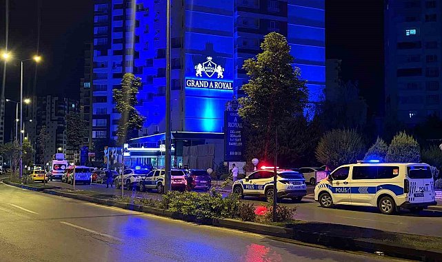 Genç kadın bıçaklandıktan sonra aşağı atılmış