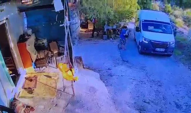 Geri manevra yaptığı araçla 1,5 yaşındaki oğlunun ölümüne sebep oldu