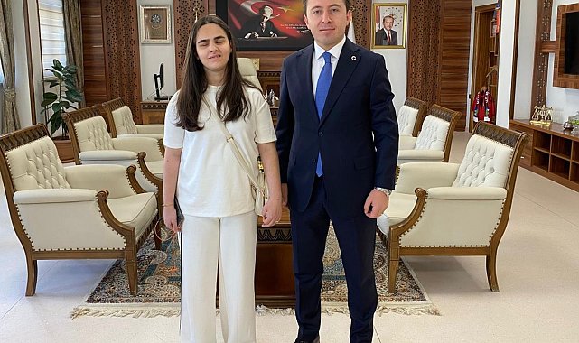 Görme engelli Beyza müzik yeteneğiyle İTÜ'yü kazandı
