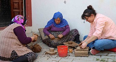 Gümüşhane'de 70 yaşındaki çömlek ustalarının emeği seramik sanatına ilham oldu