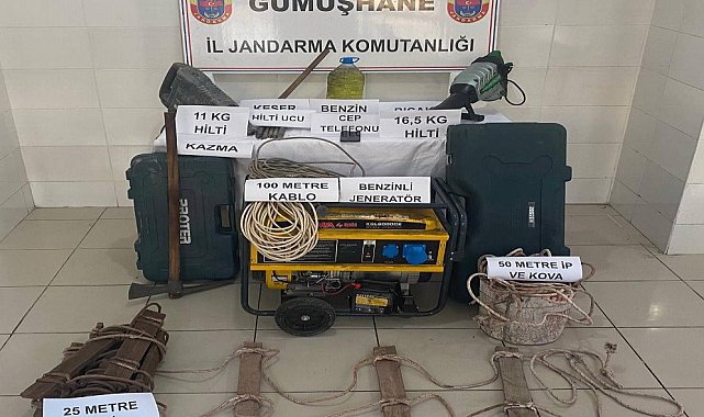 Gümüşhane'de izinsiz kazı yapan 3 kişi yakalandı