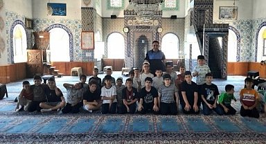 Güvenli internet kullanımı için miniklere eğitim